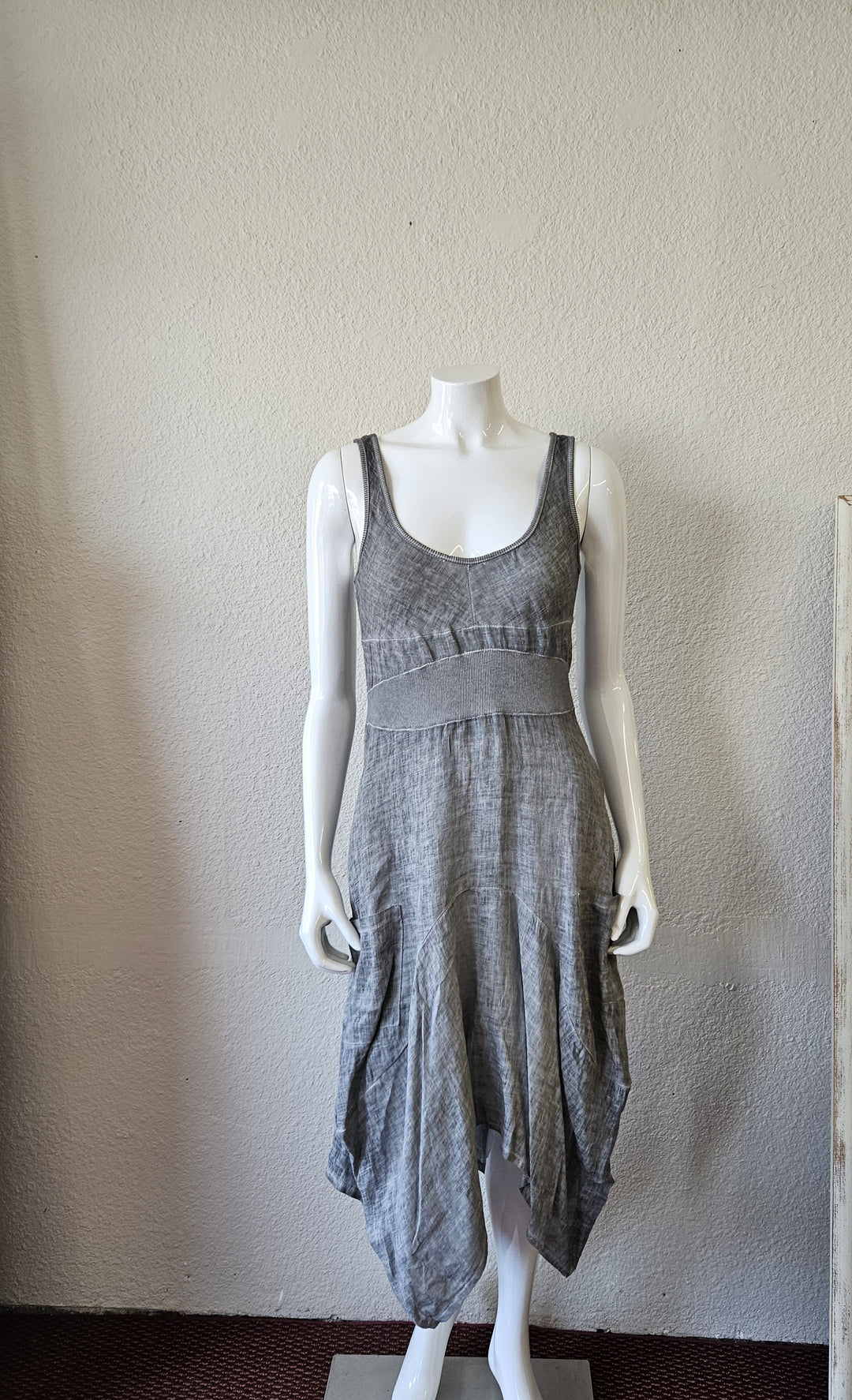 INIZIO ITALY Linen  Sleeveless Magic Dress